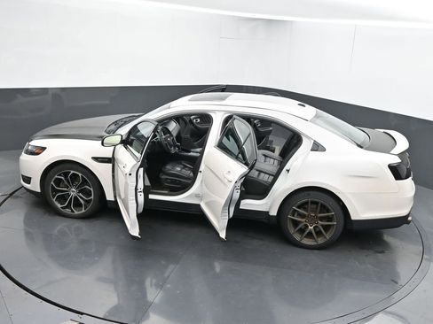 Used 2017 Ford Taurus SHO image 62