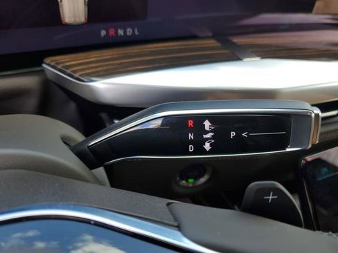 Certified 2025 Cadillac Escalade Premium Luxury image 64