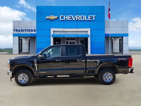 Used 2023 Ford F250 XL w/ FX4 Off-Road Package image 6