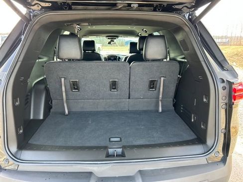 Used 2023 Chevrolet Traverse LT image 46