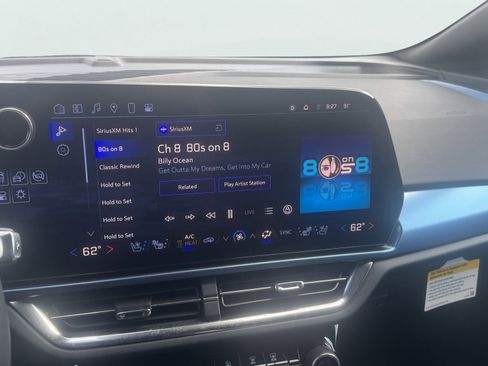 Used 2024 Chevrolet Equinox EV LT image 5