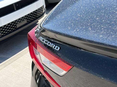 Used 2018 Honda Accord LX image 4