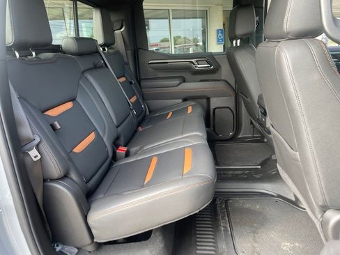 Used 2025 GMC Sierra 1500 AT4 w/ Technology Package AWD/4WD image 26