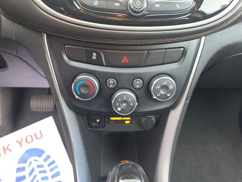 Used 2019 Chevrolet Trax LS FWD image 18