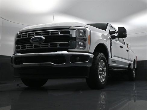Used 2023 Ford F250 XLT w/ FX4 Off-Road Package image 26