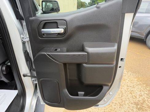 Used 2021 Chevrolet Silverado 1500 LT AWD/4WD image 27