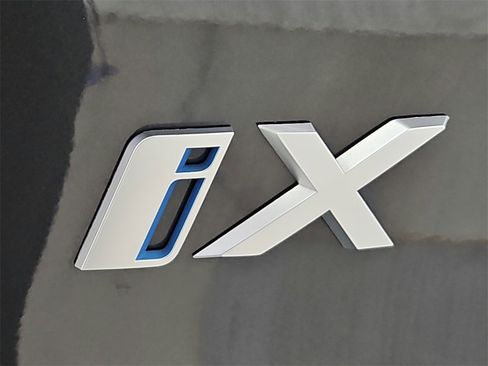 Used 2022 BMW iX xDrive50 w/ Premium Package image 36