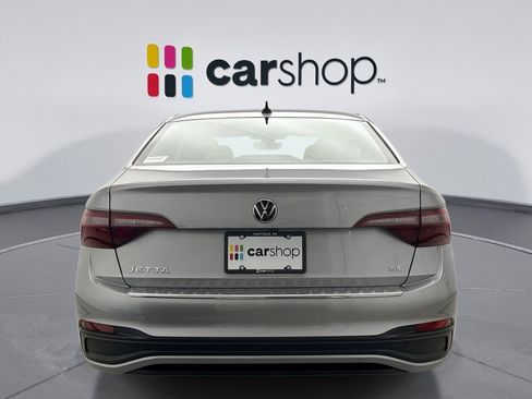 Used 2023 Volkswagen Jetta SE w/ Panoramic Sunroof Package FWD image 3