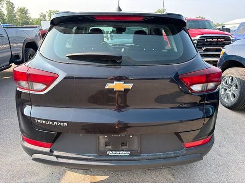 Used 2021 Chevrolet TrailBlazer LS FWD image 8
