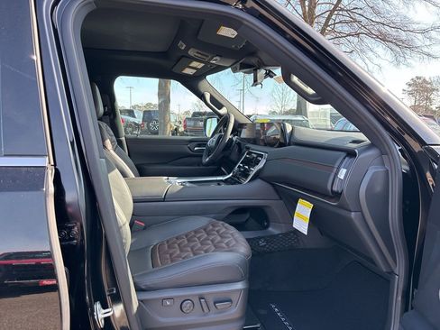 New 2026 Nissan Armada Platinum Reserve w/ Accent Package image 22