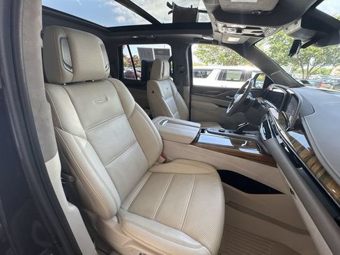 Certified 2021 Cadillac Escalade Premium Luxury Platinum AWD/4WD image 29