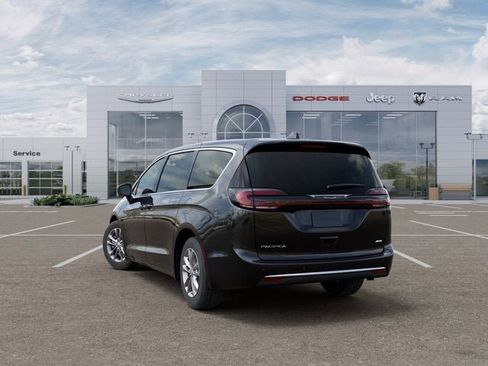 New 2027 Chrysler Pacifica Select AWD/4WD image 3