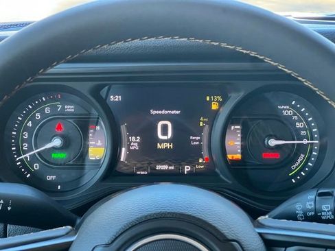 Used 2024 Jeep Wrangler Unlimited image 3