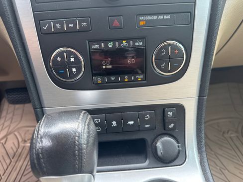 Used 2010 GMC Acadia SLT FWD image 31