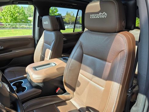 Used 2021 Chevrolet Tahoe High Country w/ Premium Package AWD/4WD image 26