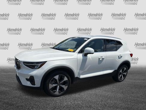 Used 2023 Volvo XC40 B5 Plus w/ Protection Package Premier AWD/4WD image 8