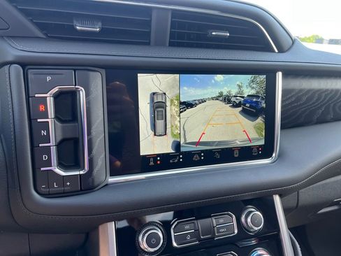 Used 2023 GMC Yukon XL Denali w/ Advanced Technology Package AWD/4WD image 25