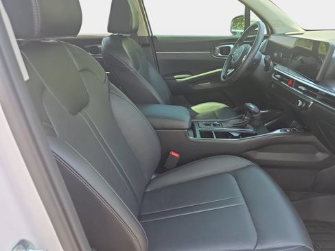 Used 2025 Kia Sorento S w/ Panoramic Sunroof Package FWD image 10