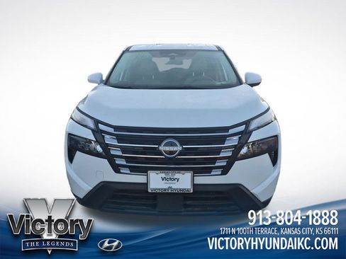Used 2025 Nissan Rogue SV AWD/4WD image 8