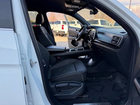 Used 2025 Volkswagen Atlas Cross Sport SE image 24