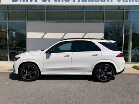 Used 2025 Mercedes-Benz GLE 450 4MATIC image 2