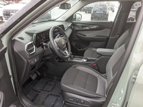 Used 2025 Chevrolet TrailBlazer LT w/ Convenience Package image 18