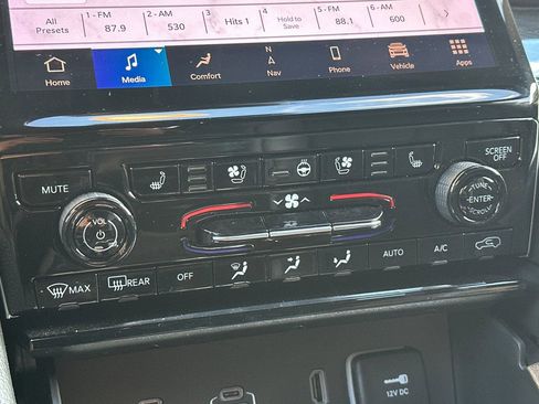 New 2023 Jeep Grand Cherokee Trailhawk w/ Advanced Protech Group II image 20