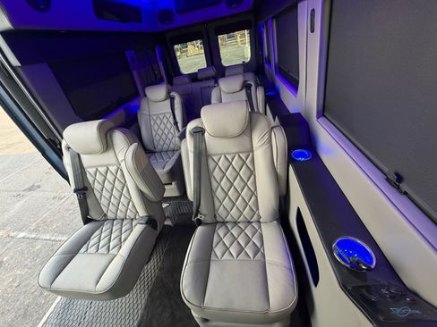 Used 2023 RAM ProMaster 3500 w/ Premium Appearance Group image 17