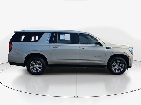 Used 2022 GMC Yukon XL SLE w/ Gmc Pro Safety Plus Package RWD image 5