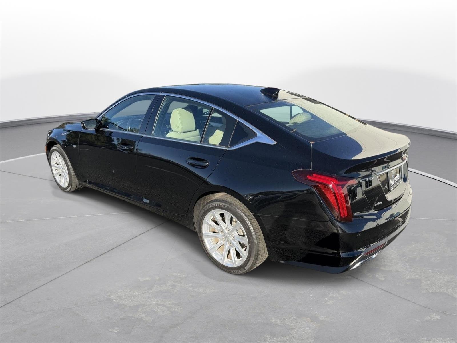 Used 2022 Cadillac CT5 Luxury w/ Cold Weather Package AWD/4WD image 2