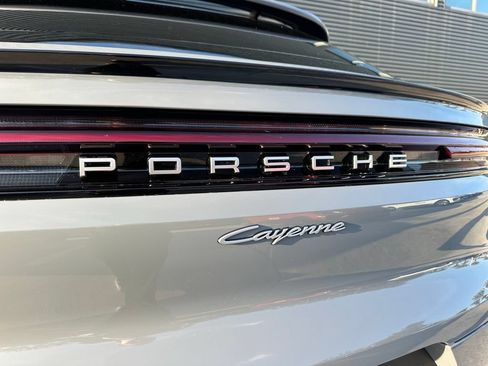 Certified 2026 Porsche Cayenne E-Hybrid Coupe AWD/4WD image 14