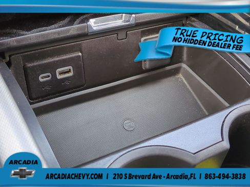 Used 2023 GMC Yukon XL Denali AWD/4WD image 23