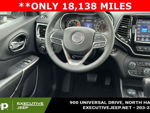 Used 2021 Jeep Cherokee Limited image 24