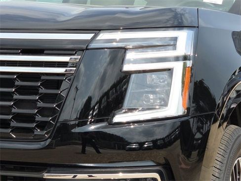 New 2025 Nissan Armada Platinum w/ Convenience Package image 4