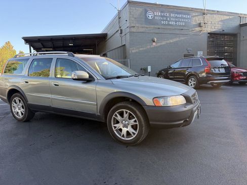 Used 2007 Volvo XC70 AWD/4WD image 9