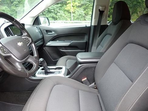 Used 2017 Chevrolet Colorado LT AWD/4WD image 10