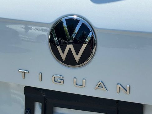 Used 2022 Volkswagen Tiguan SEL R-Line AWD/4WD image 27