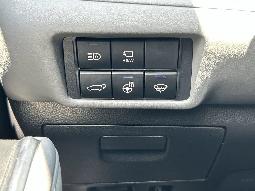 Used 2021 Toyota Highlander Platinum FWD image 18