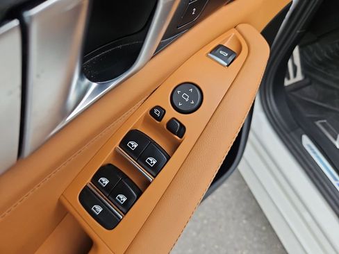 Used 2023 BMW X5 xDrive40i w/ Executive Package image 32