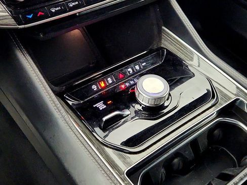 Used 2022 Jeep Wagoneer Series II AWD/4WD image 16