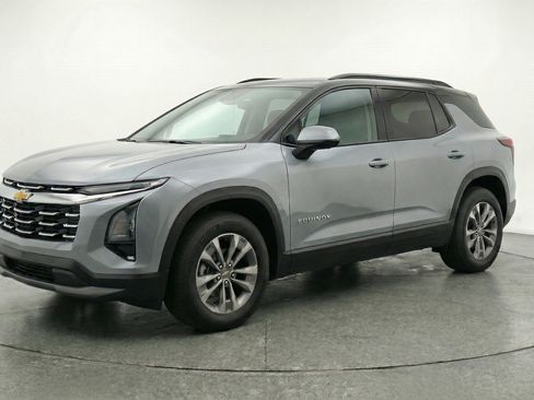 Used 2025 Chevrolet Equinox LT image 3