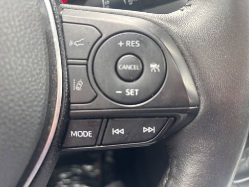 Used 2020 Toyota RAV4 XLE image 20
