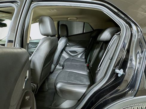 Used 2022 Buick Encore Preferred w/ Safety Package FWD image 20