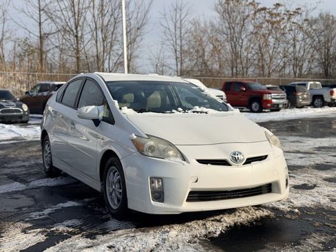 Used 2011 Toyota Prius Three image 2