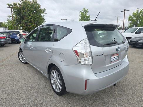 Used 2012 Toyota Prius V Five FWD image 7