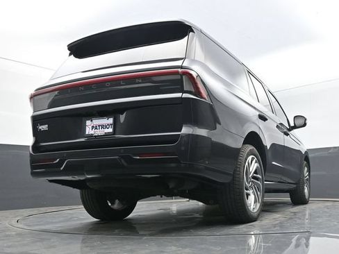 Used 2025 Lincoln Navigator Reserve AWD/4WD image 47