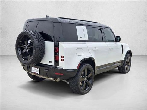 Used 2023 Land Rover Defender 110 X-Dynamic SE image 6