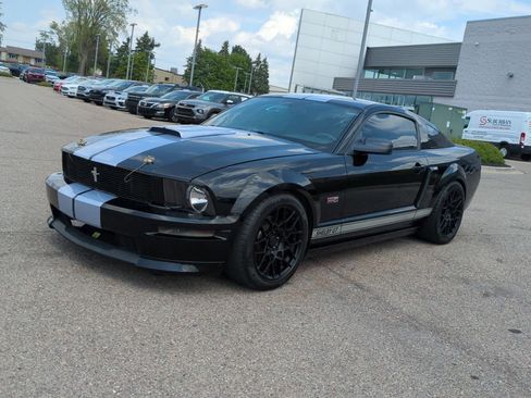Used 2007 Ford Mustang GT RWD image 4