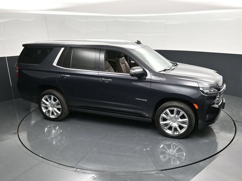 Used 2022 Chevrolet Tahoe High Country w/ Premium Package 2 AWD/4WD image 48