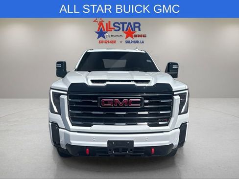 Used 2025 GMC Sierra 2500 AT4 AWD/4WD image 2